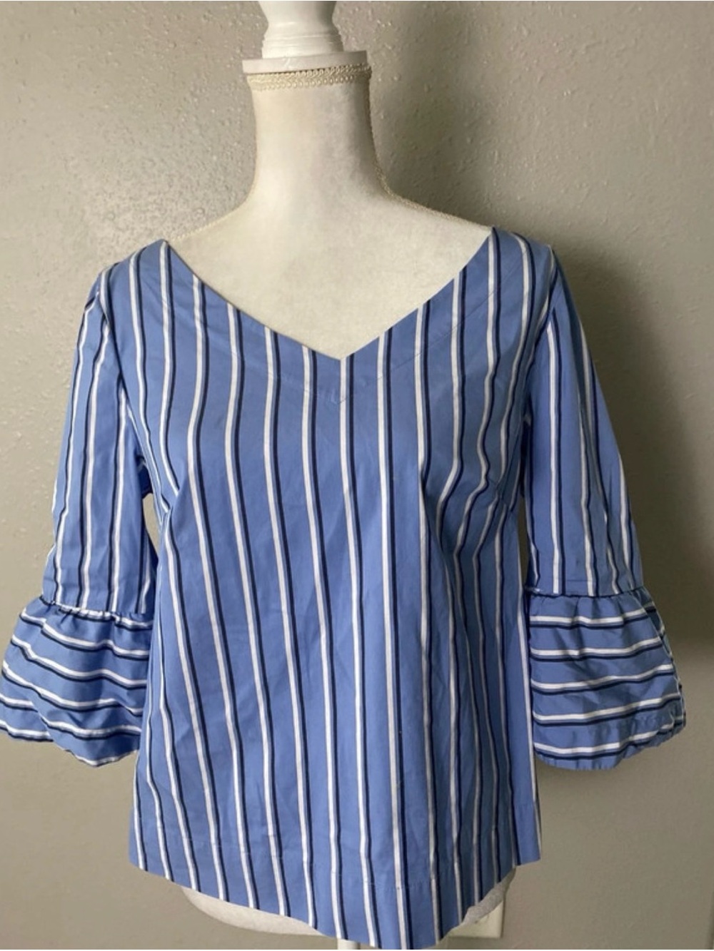 White House Black Market Blouse (size 8)